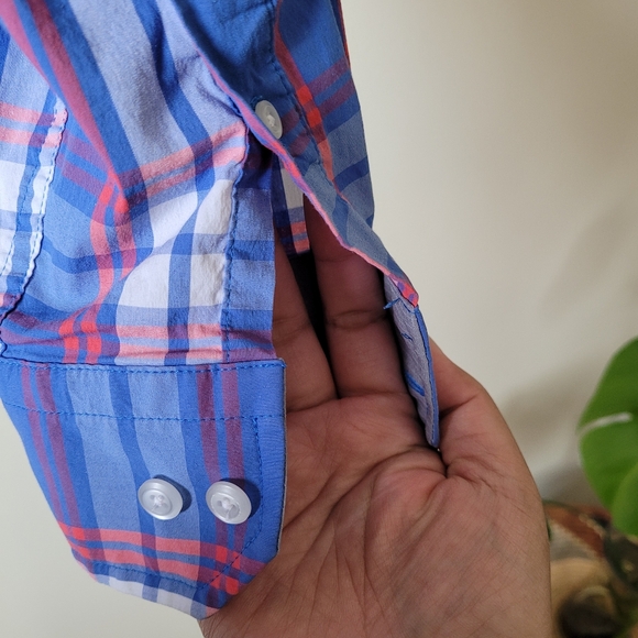 Under Armour Fitted blue/white/salmon plaid long sleeve button down shirt Large - Picture 5 of 6